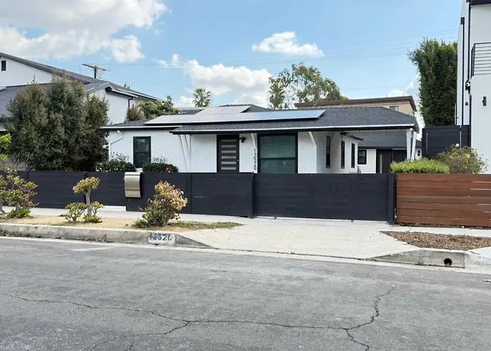 Modern Studio Stylish &Cozy Ieft Unit
