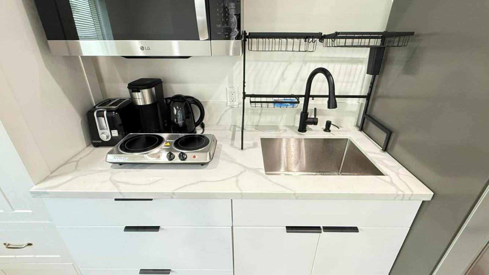 Modern Stylish &cozy Ieft Unit * Los Angeles